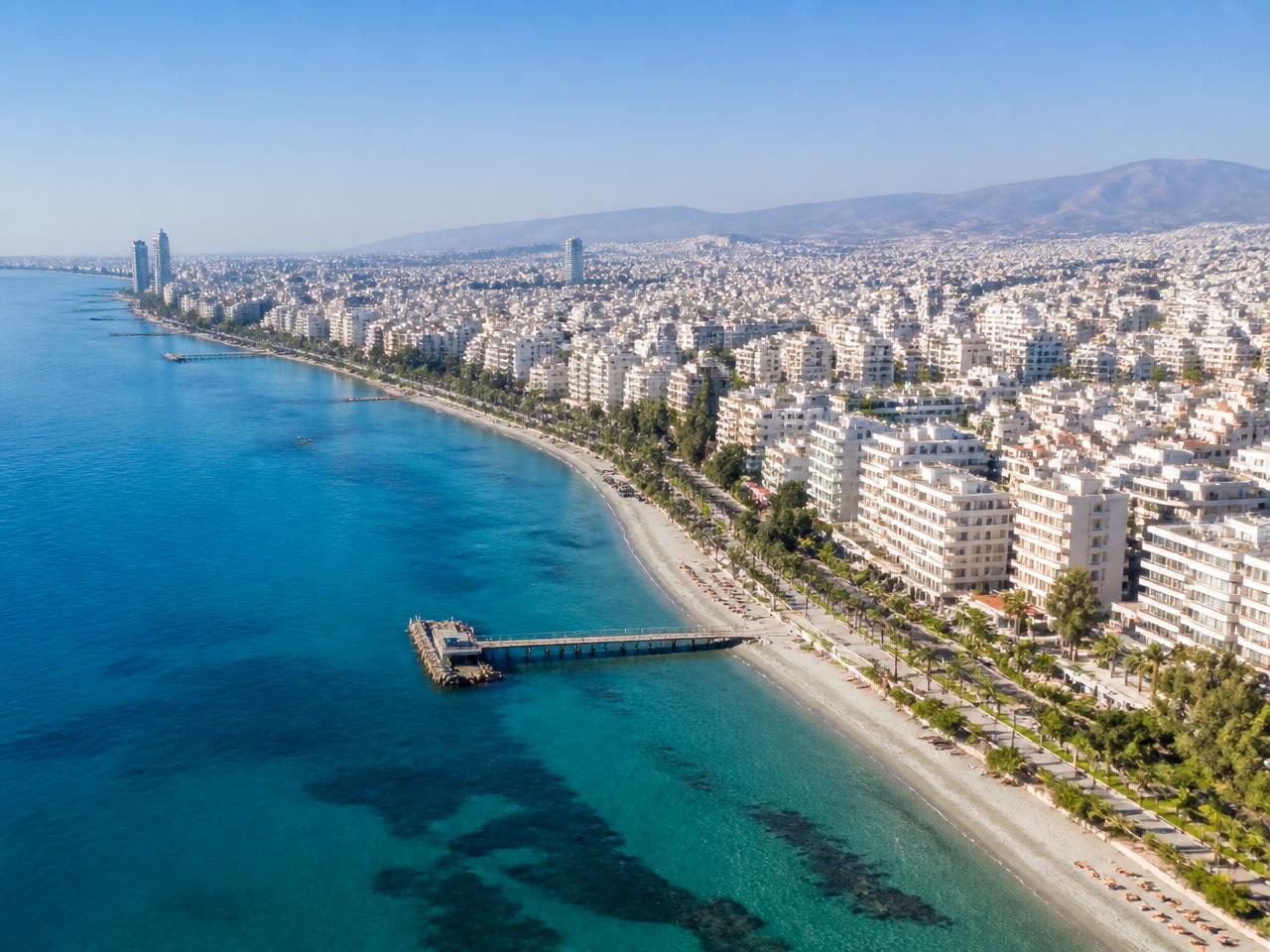 Πανοραμική άποψη της παραλιακής Λεμεσού